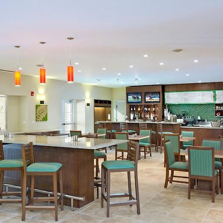 Courtyard By Marriott Bridgetown, Barbados Hotel Ресторант снимка