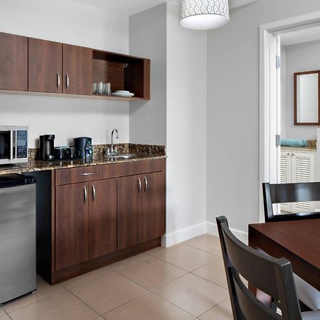 Courtyard By Marriott Bridgetown, Barbados Hotel Екстериор снимка