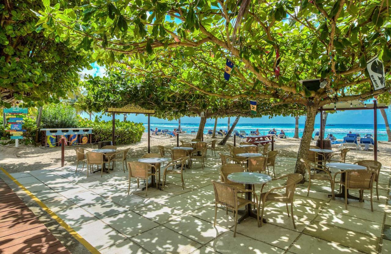 Courtyard By Marriott Bridgetown, Barbados Hotel Екстериор снимка