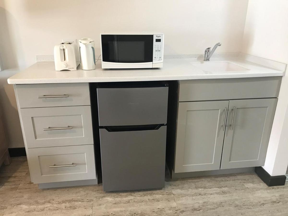 Courtyard By Marriott Bridgetown, Barbados Hotel Екстериор снимка