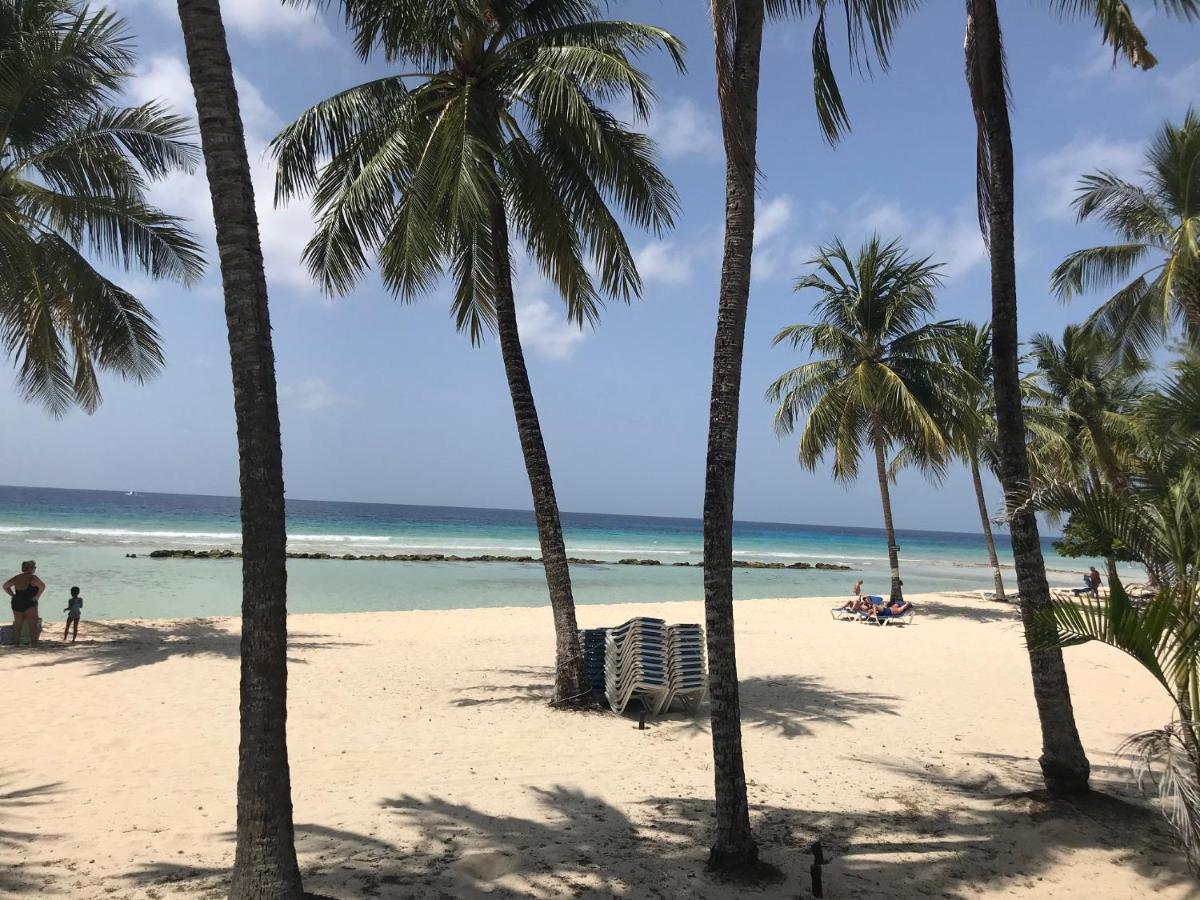 Courtyard By Marriott Bridgetown, Barbados Hotel Екстериор снимка