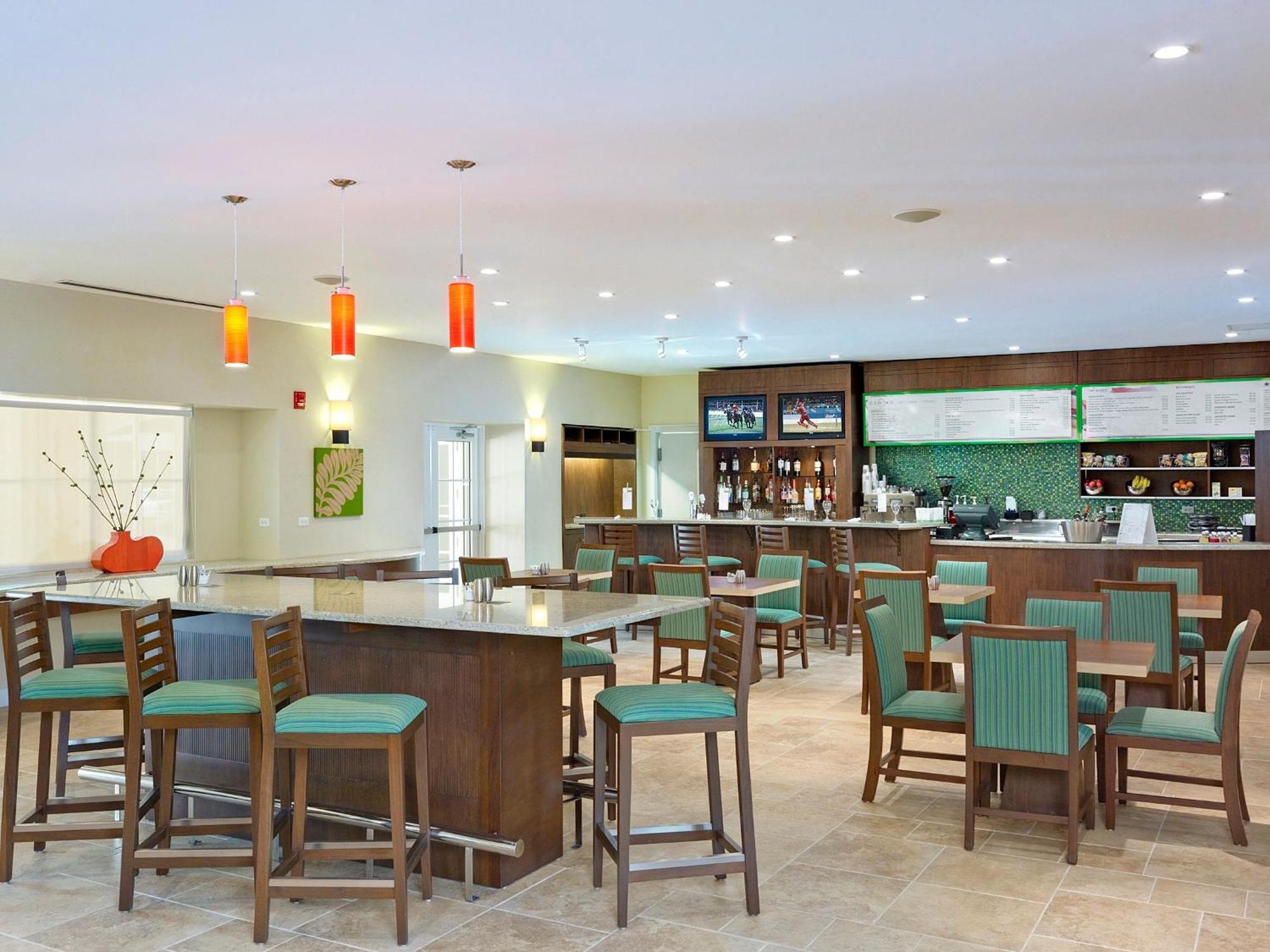 Courtyard By Marriott Bridgetown, Barbados Hotel Ресторант снимка
