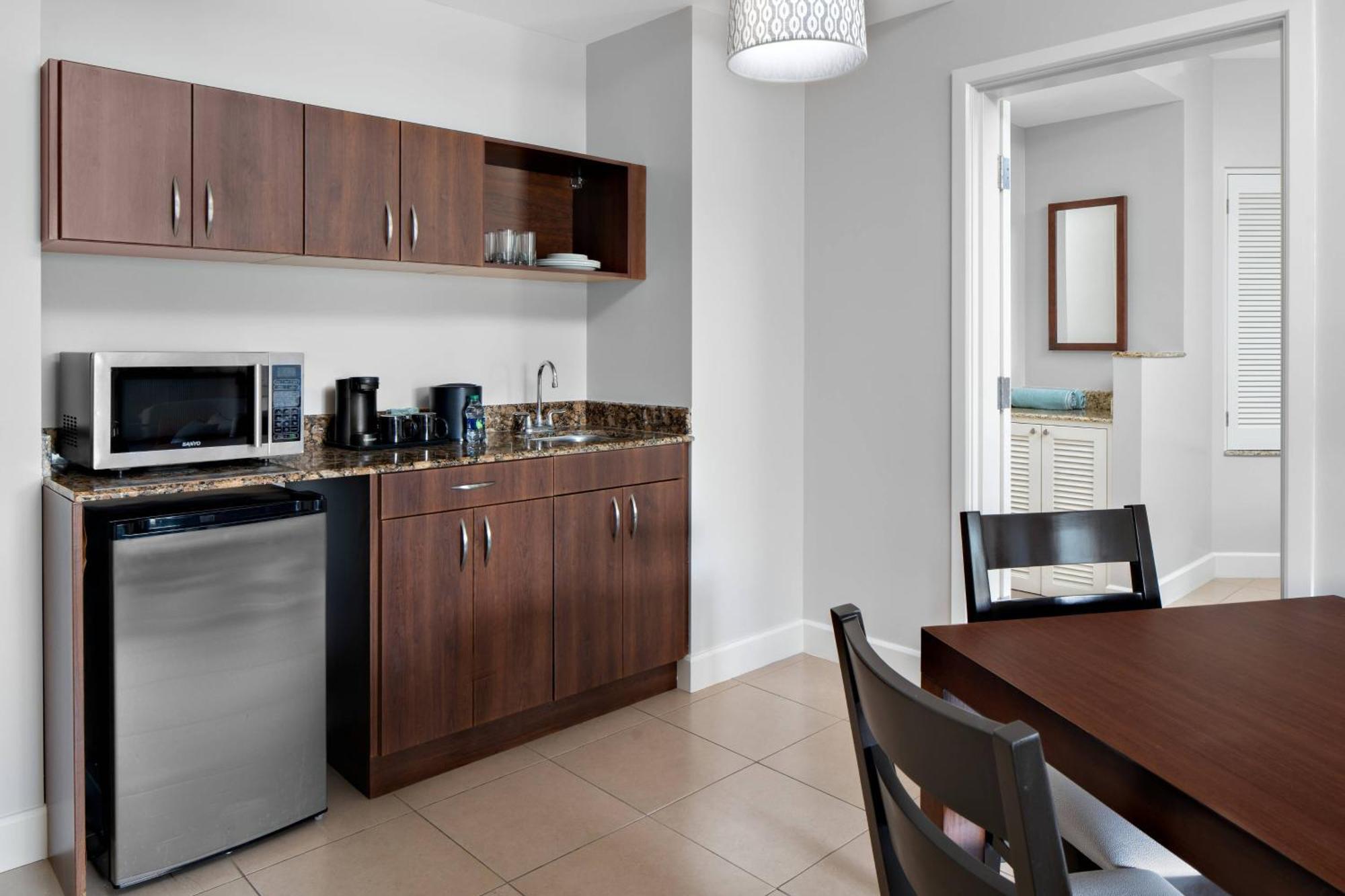 Courtyard By Marriott Bridgetown, Barbados Hotel Екстериор снимка