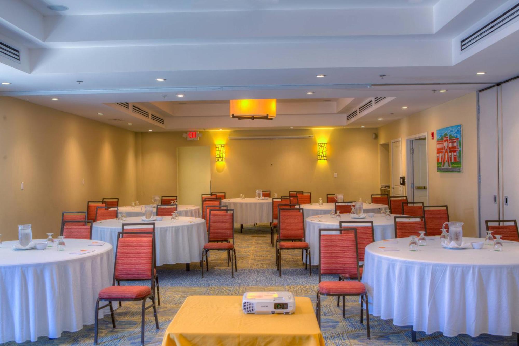 Courtyard By Marriott Bridgetown, Barbados Hotel Екстериор снимка