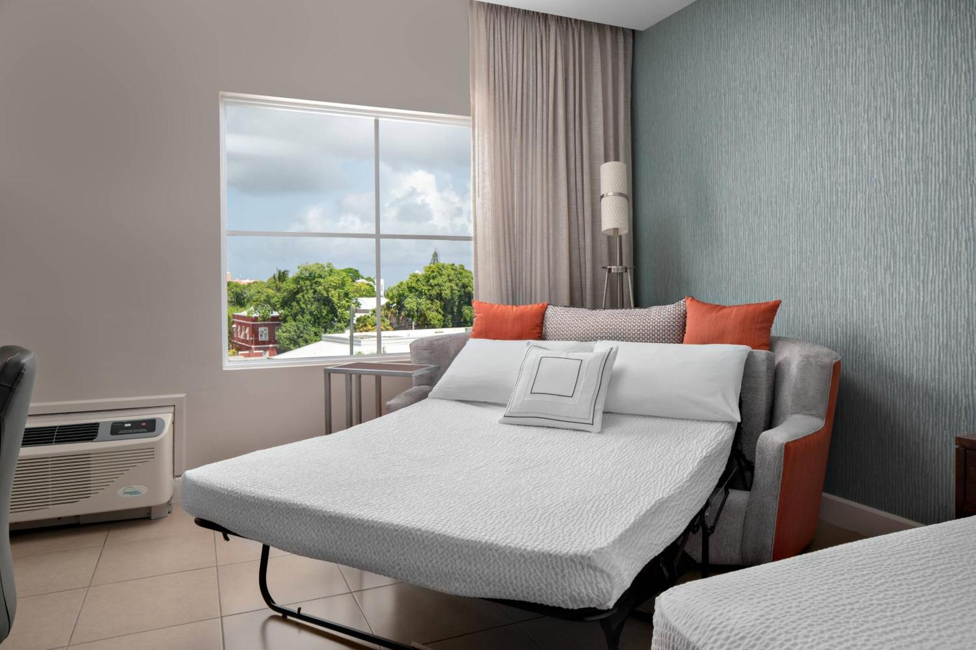 Courtyard By Marriott Bridgetown, Barbados Hotel Екстериор снимка