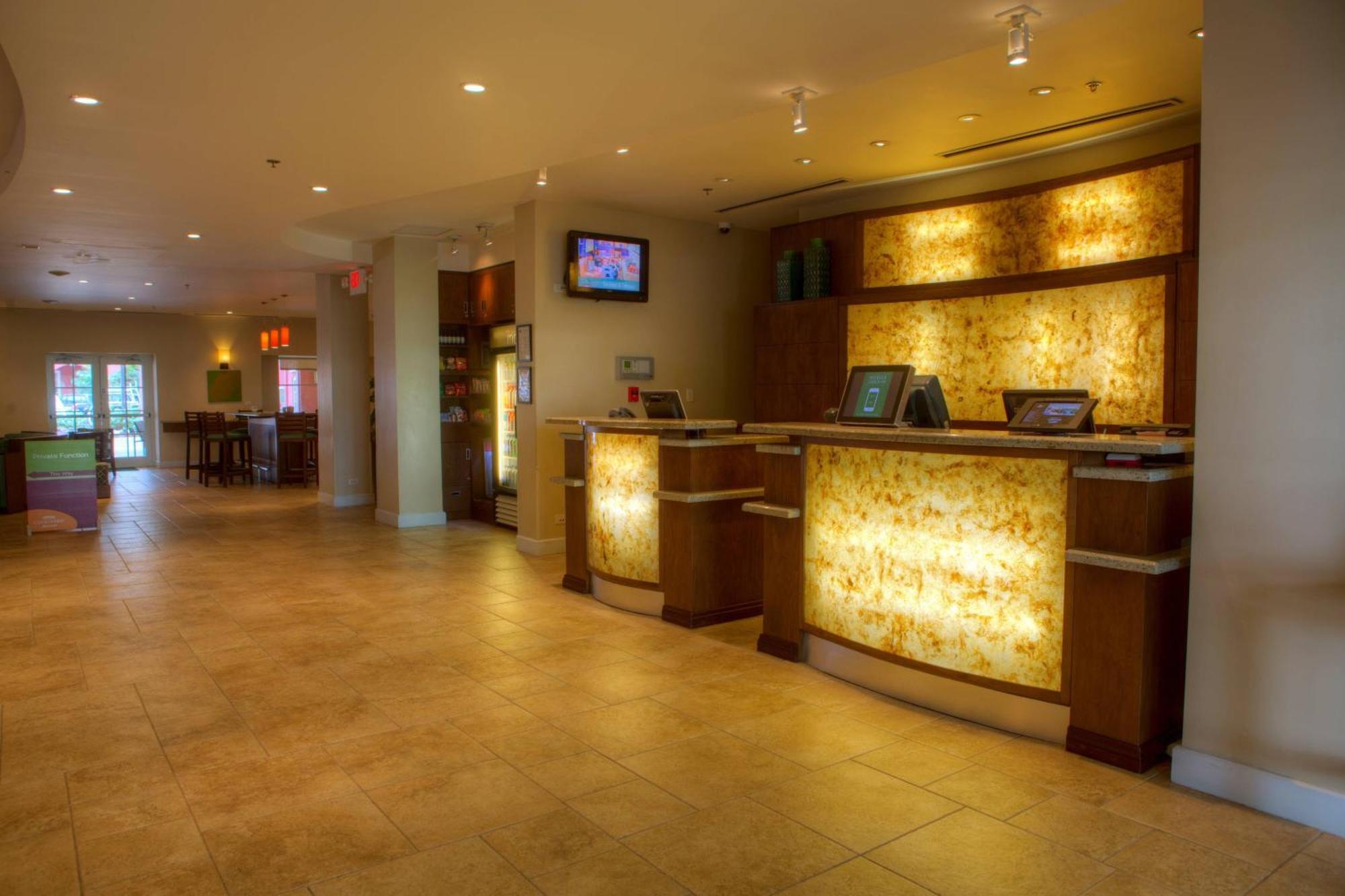 Courtyard By Marriott Bridgetown, Barbados Hotel Екстериор снимка