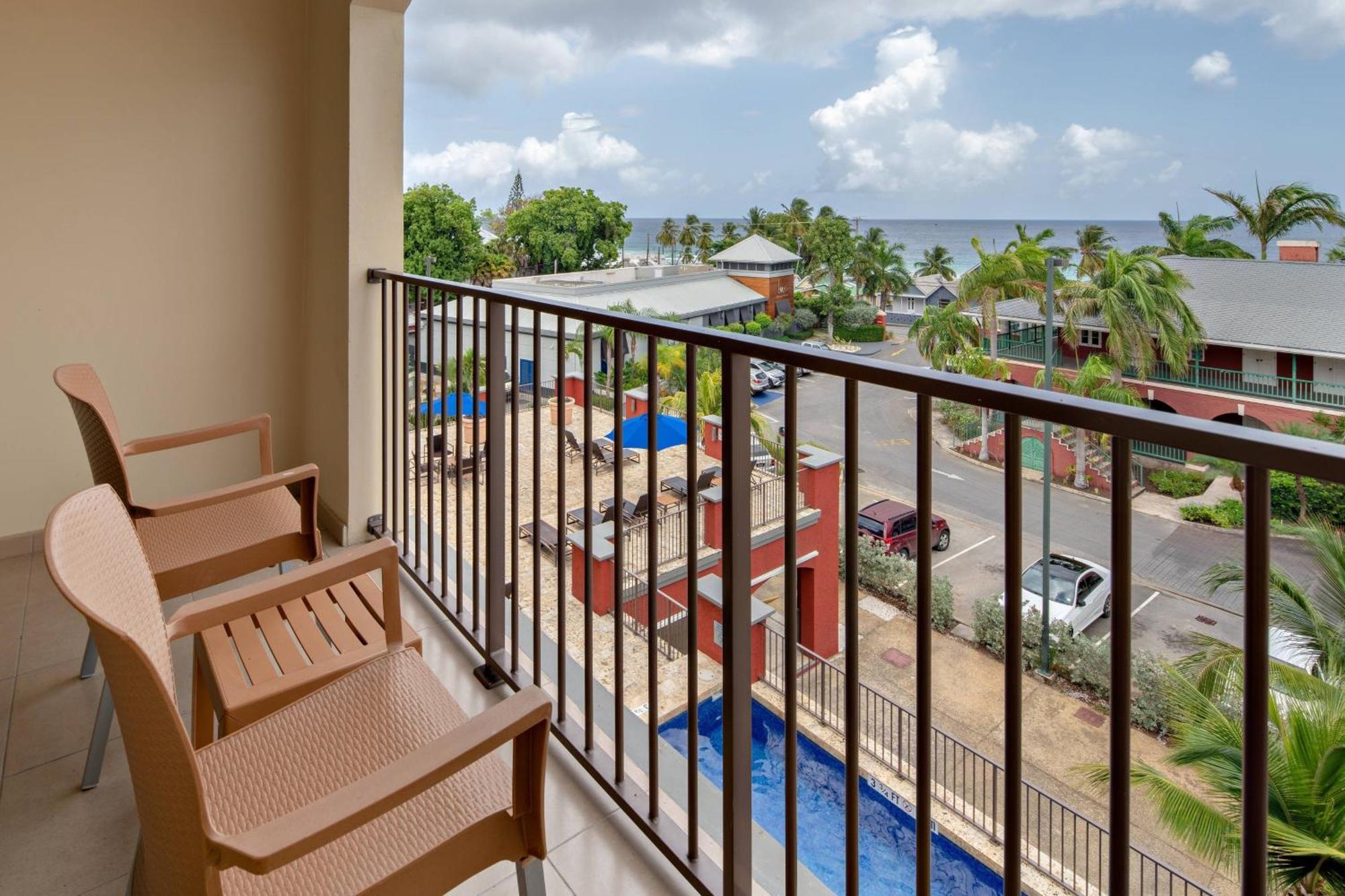 Courtyard By Marriott Bridgetown, Barbados Hotel Екстериор снимка