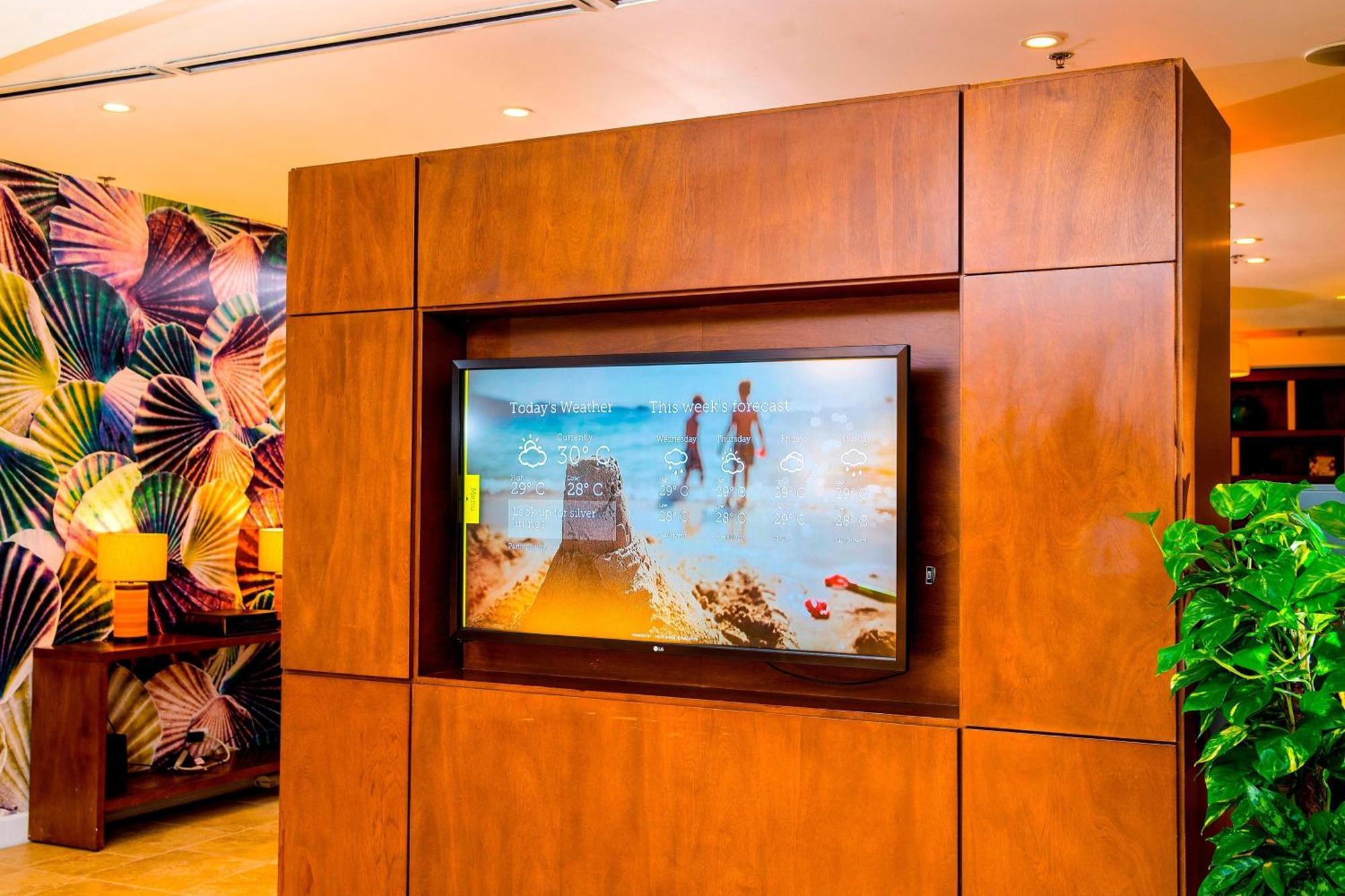 Courtyard By Marriott Bridgetown, Barbados Hotel Екстериор снимка