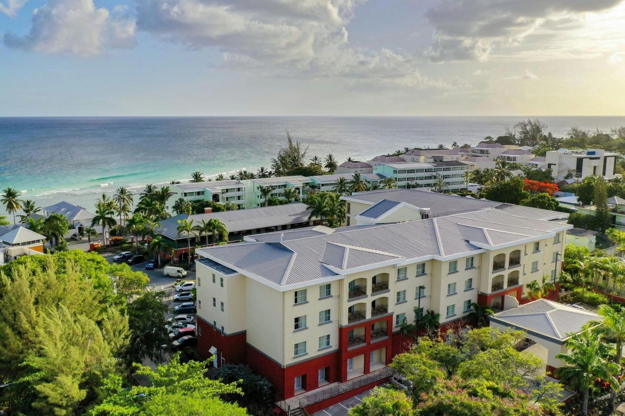 Courtyard By Marriott Bridgetown, Barbados Hotel Екстериор снимка