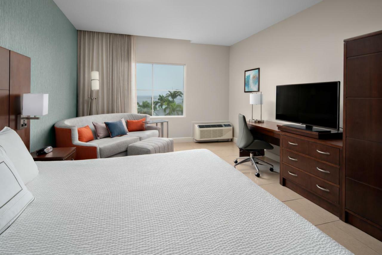 Courtyard By Marriott Bridgetown, Barbados Hotel Екстериор снимка