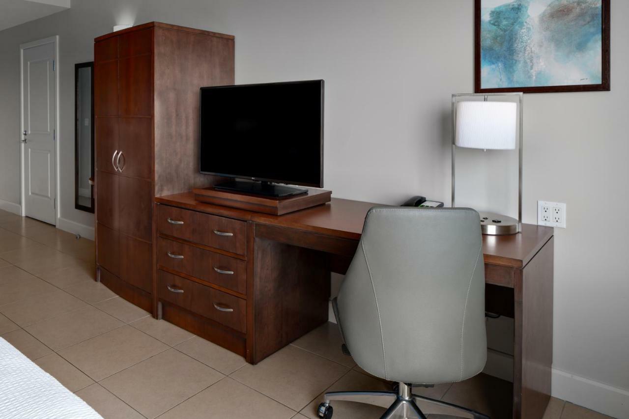 Courtyard By Marriott Bridgetown, Barbados Hotel Екстериор снимка